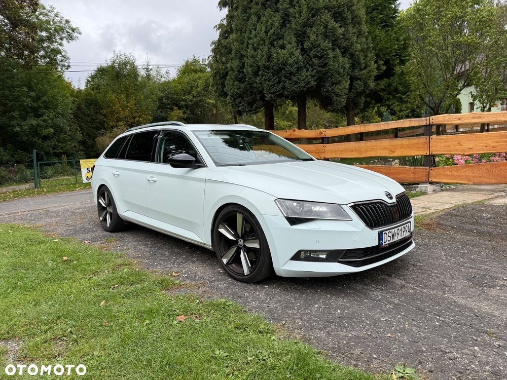Skoda Superb 2.0 TDI Sportline DSG - 2
