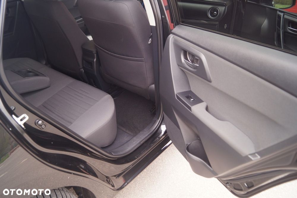 Toyota Auris 1.6 D-4D Executive - 27