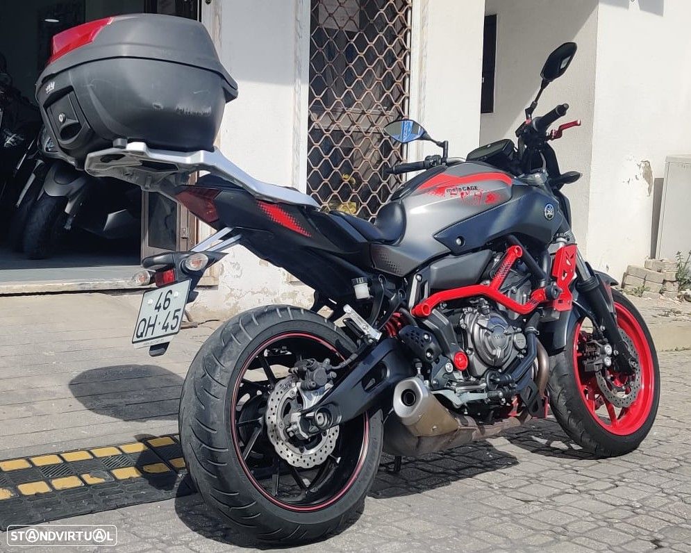 Yamaha MT-07 - 10