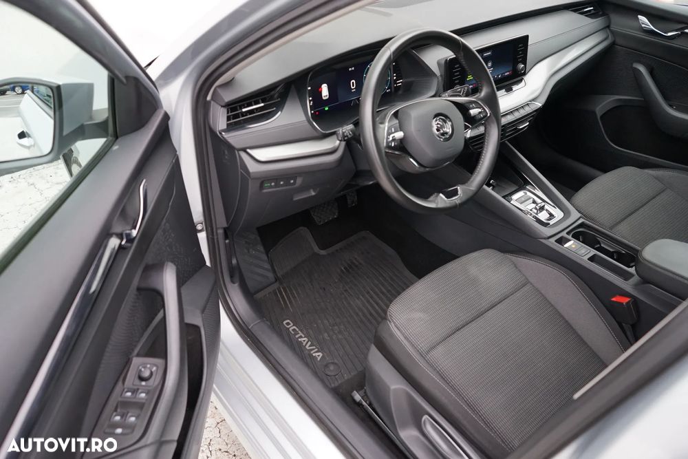 Skoda Octavia 2.0 TDI DSG Ambition - 11