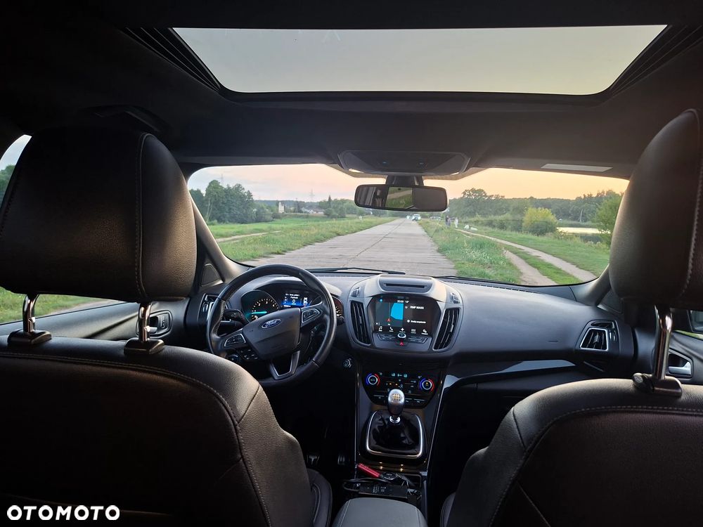 Ford Kuga 2.0 TDCi 2x4 ST-Line - 25