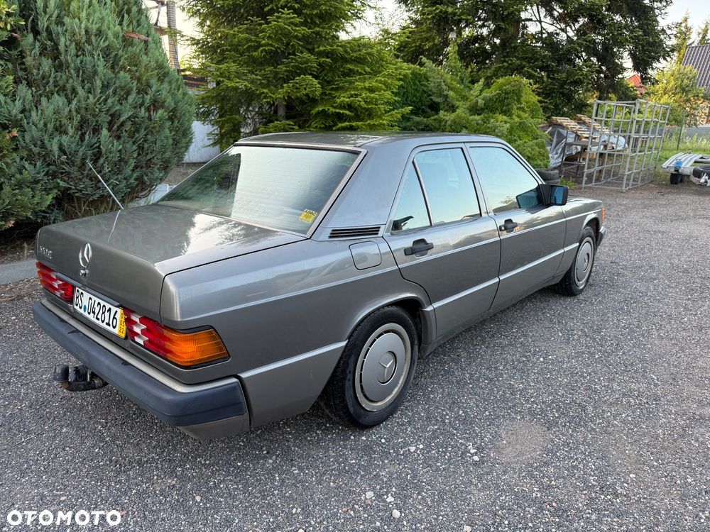 Mercedes-Benz W201 (190) - 7