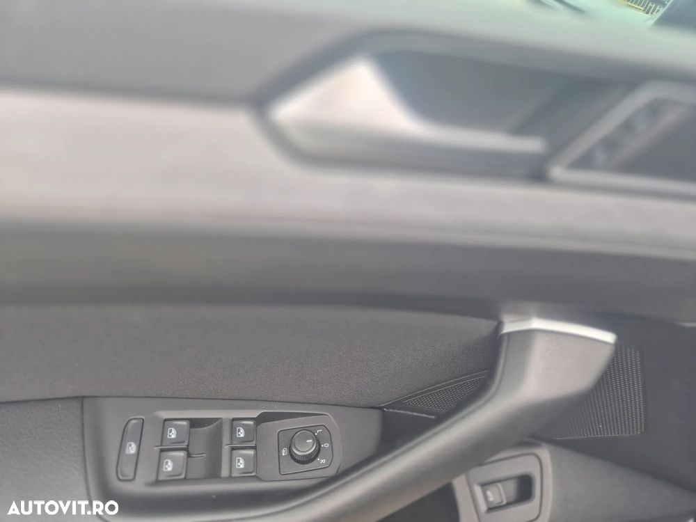Volkswagen Passat 2.0 TDI DSG Comfortline - 9