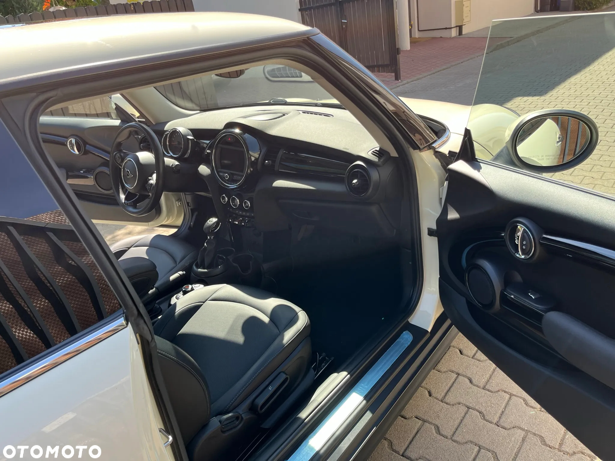 MINI Cooper Standard - 18