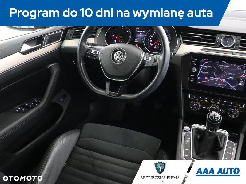 Volkswagen Passat - 9
