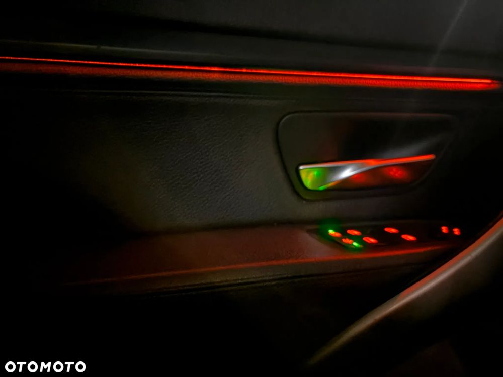 BMW 3GT 320d Sport Line - 23