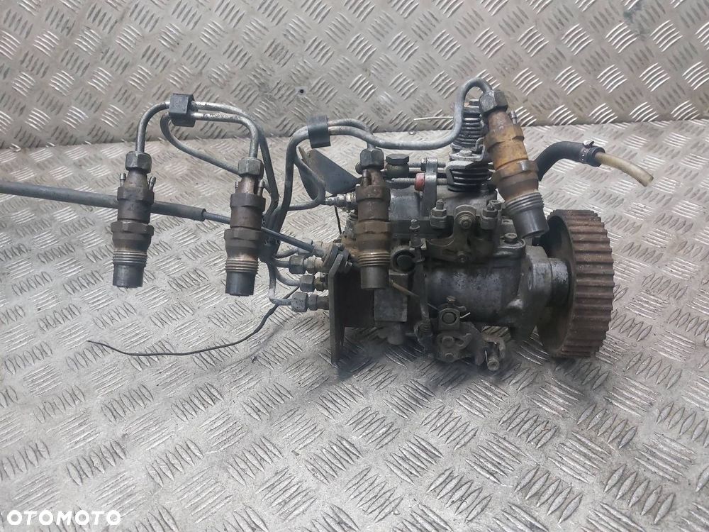 POMPA WTRYSKOWA + WTRYSKIWACZE KOMPLET VW GOLF III 1.9 TDI 0460484046 - 7