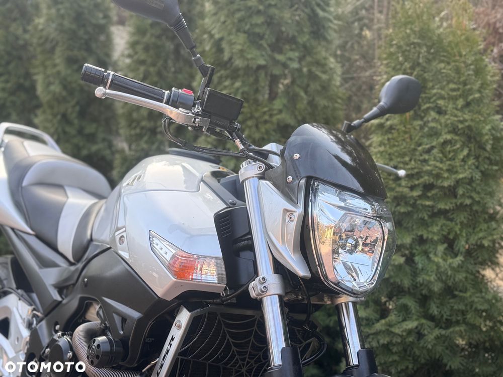 Suzuki GSR - 15