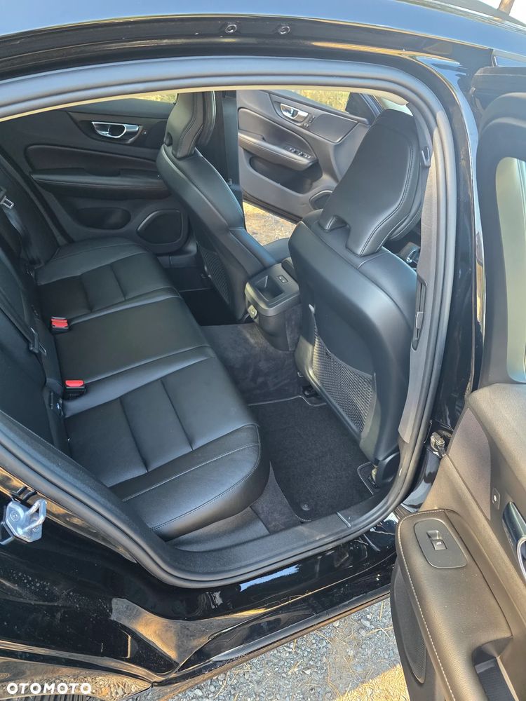Volvo S60 B5 B AWD R-Design - 33