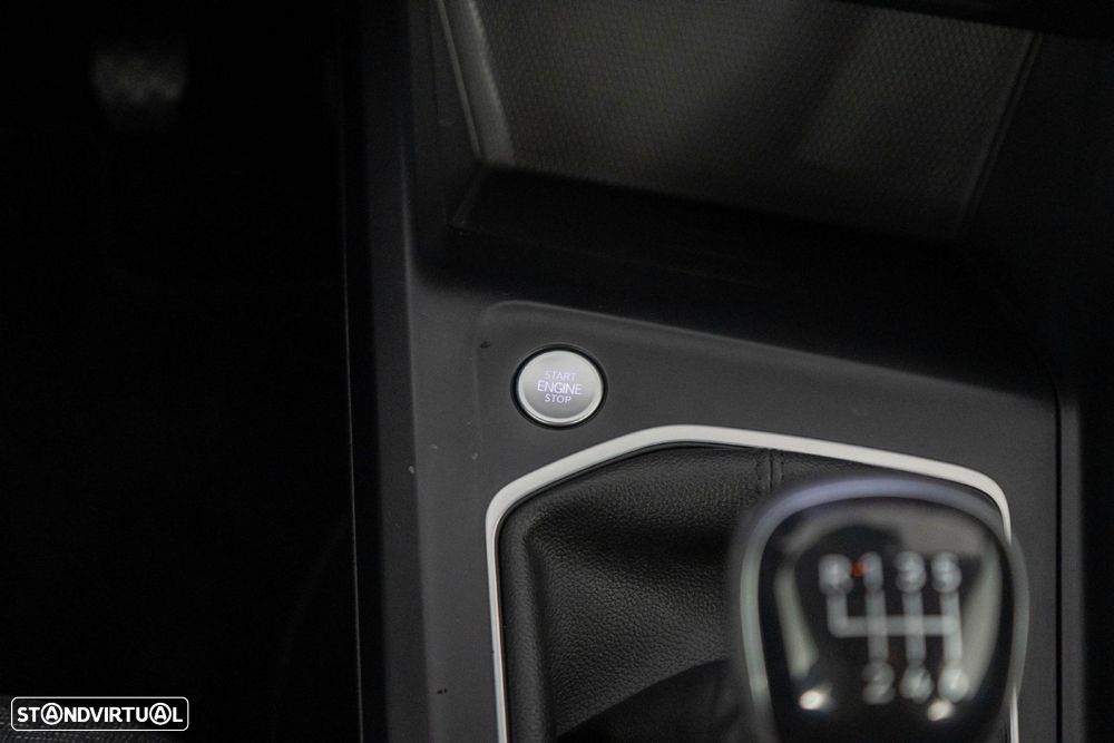 VW Golf 1.0 TSI Life - 24