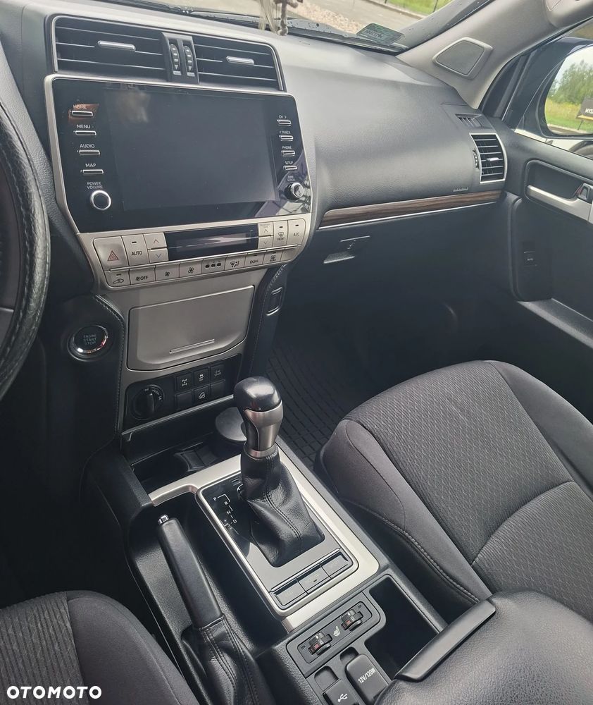 Toyota Land Cruiser LC 2.8 D-4D Prestige - 11
