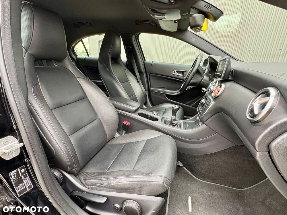Mercedes-Benz Klasa A 200 (BlueEFFICIENCY) AMG Sport - 23