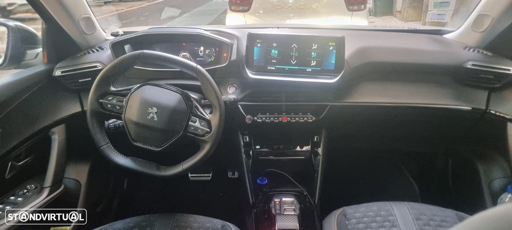 Peugeot e-2008 — fotografia 11