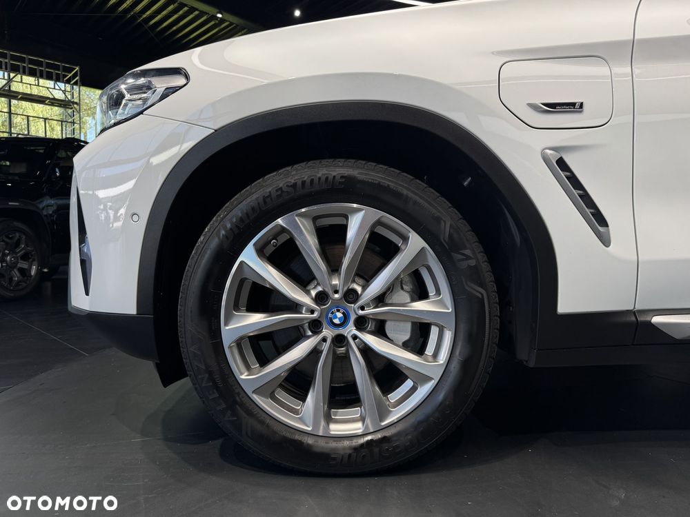 BMW X3 xDrive30e - 22