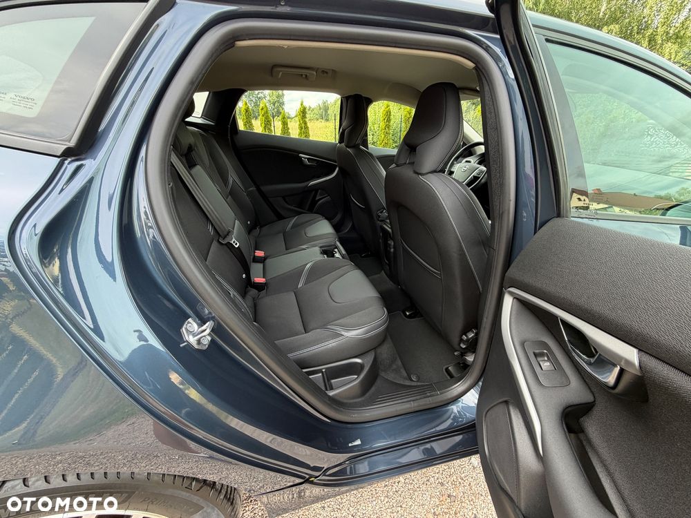 Volvo V40 D2 Momentum - 24