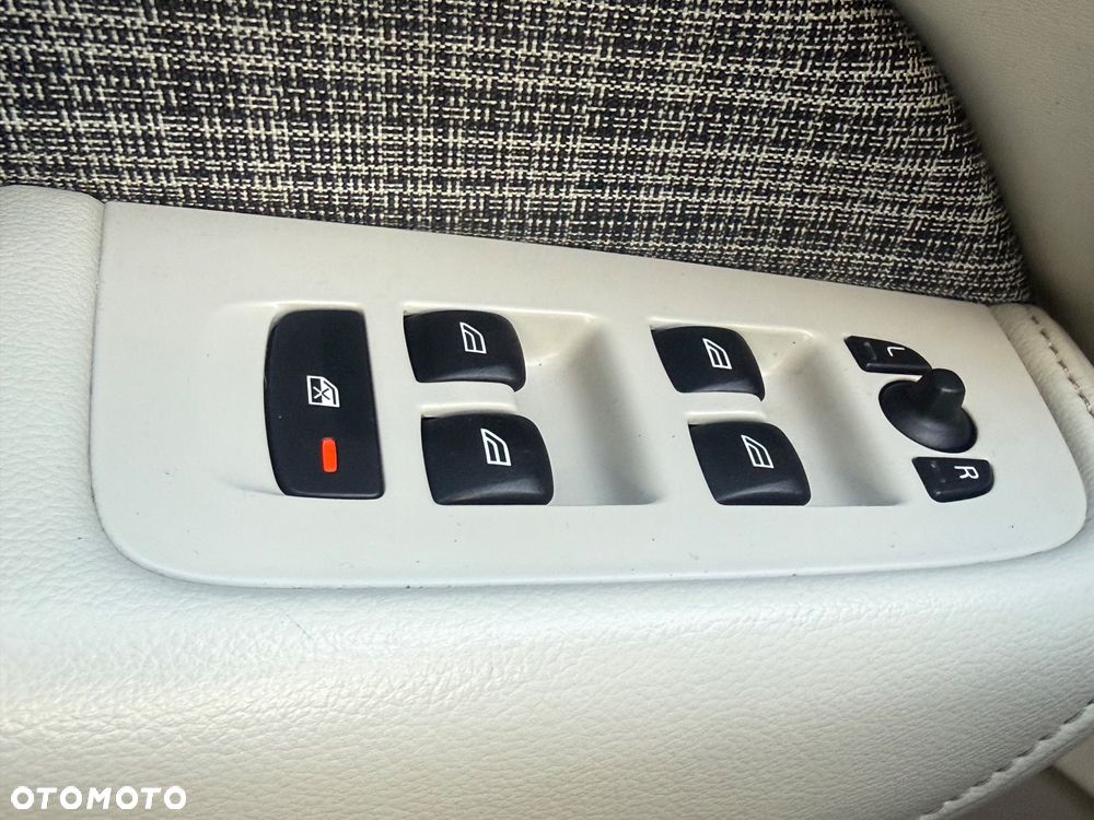 Volvo XC 60 - 32