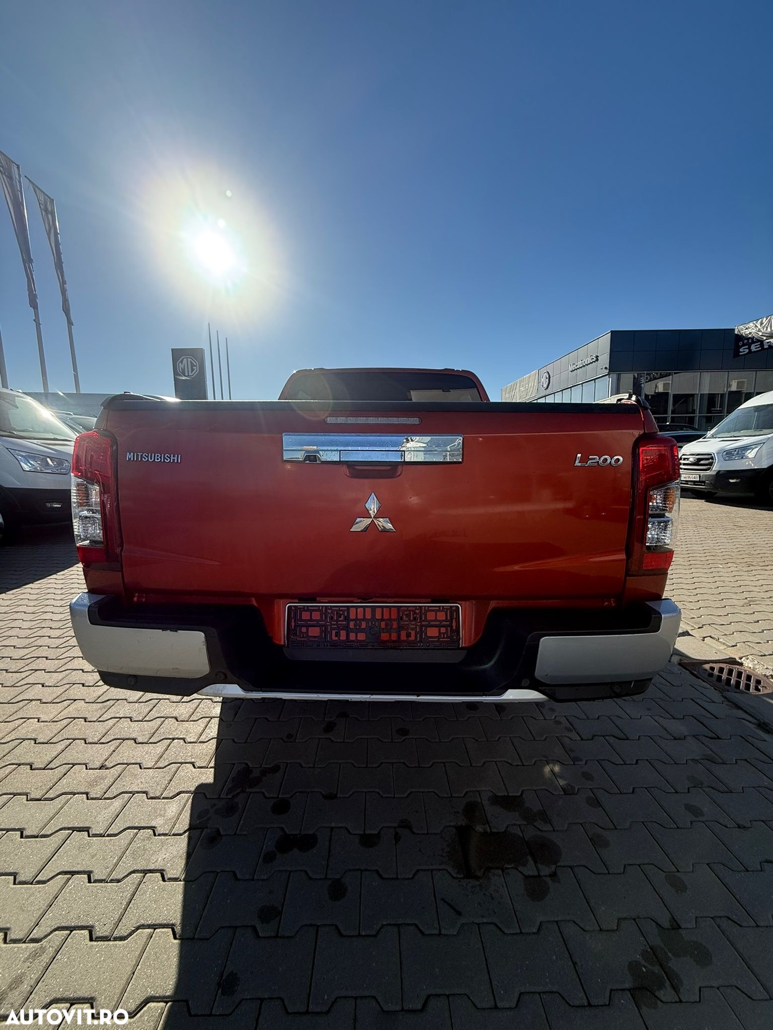 Mitsubishi L200 Double Cab 2.2 DI-D A/T Instyle - 11