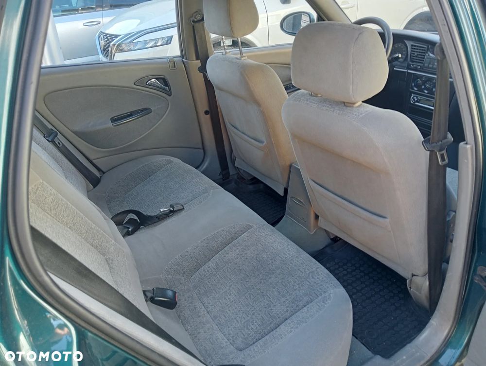 Daewoo Nubira 1.6 SX - 8
