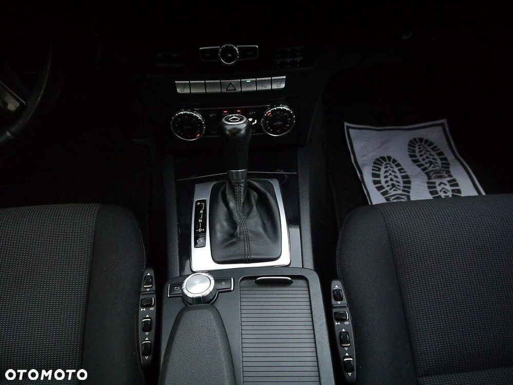 Mercedes-Benz Klasa C 220 CDI 7G-TRONIC Avantgarde Edition - 29