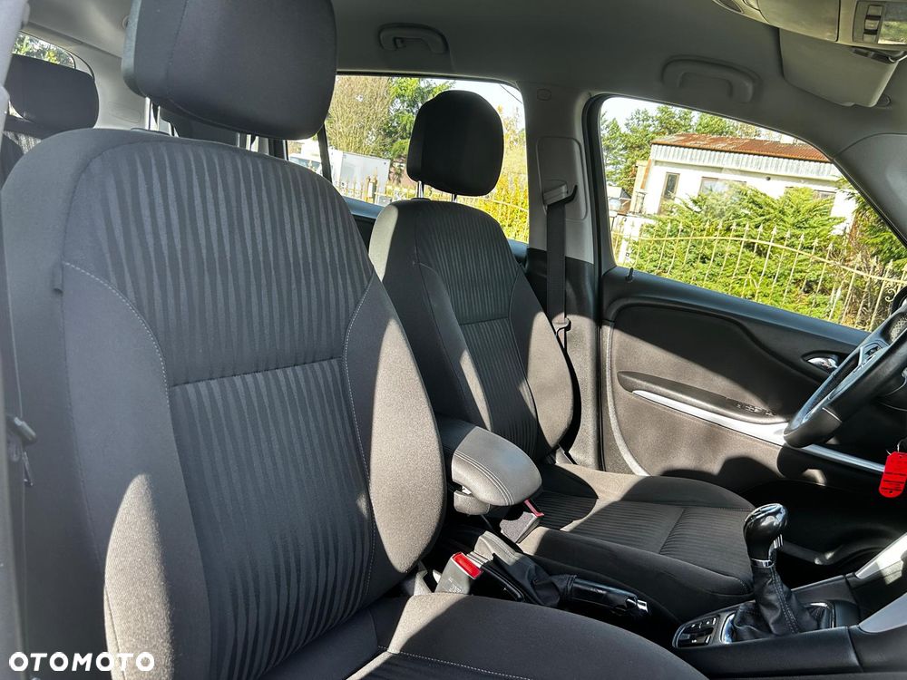 Opel Zafira - 33