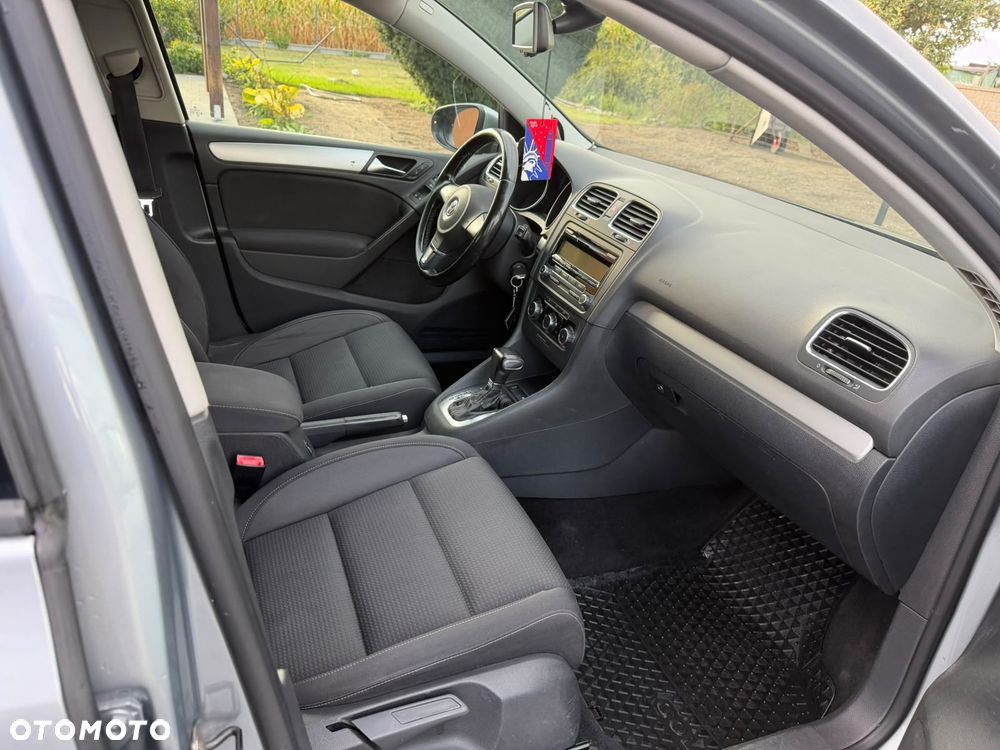 Volkswagen Golf - 6