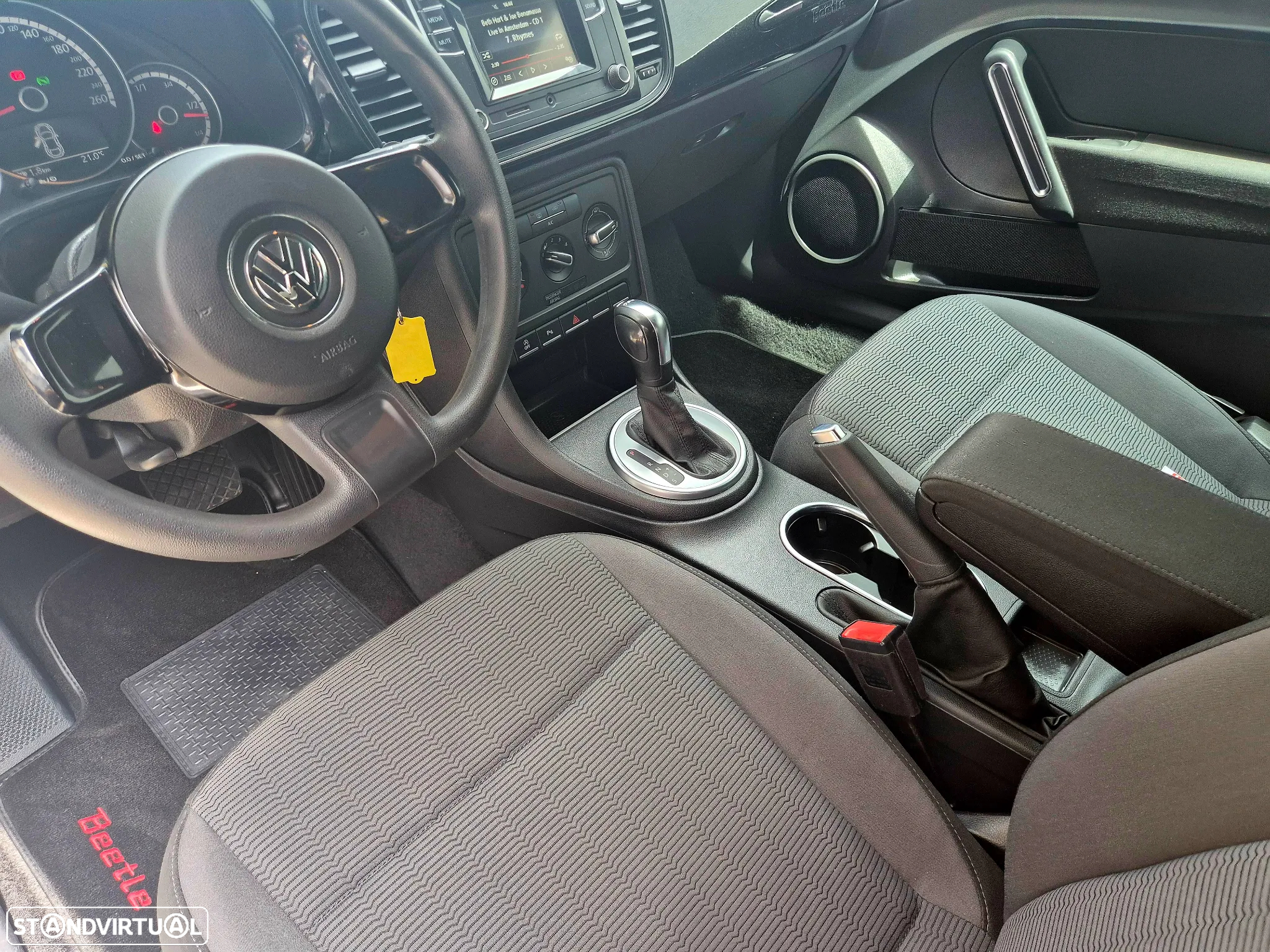 VW New Beetle Cabriolet 1.2 TSI Design DSG - 36