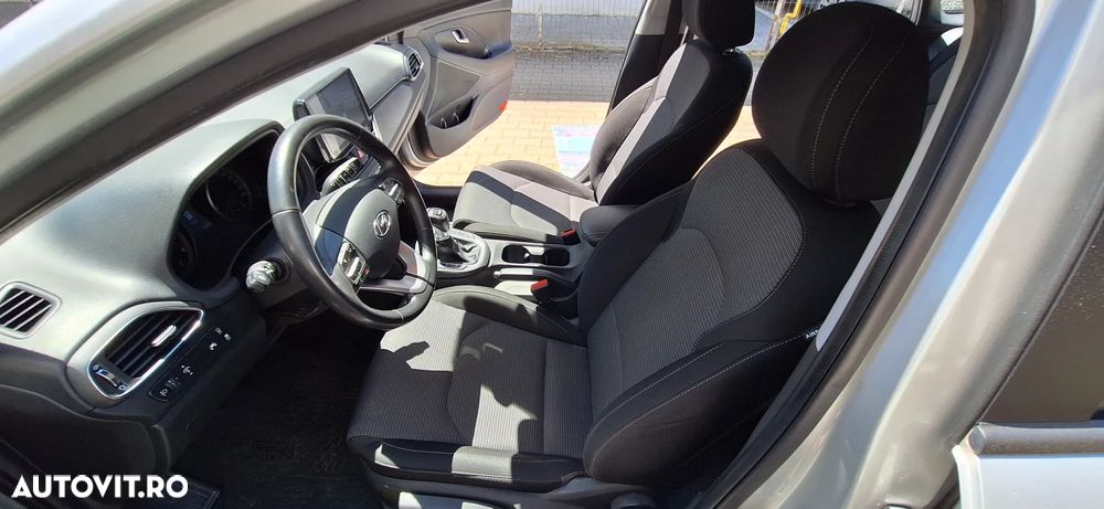 Hyundai i30 1.4 100CP 5DR M/T Comfort - 8