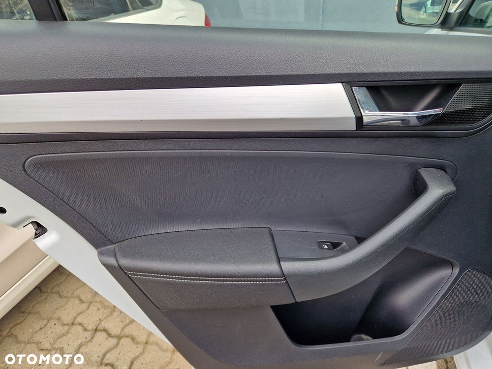 Skoda RAPID 1.0 TSI Ambition - 24