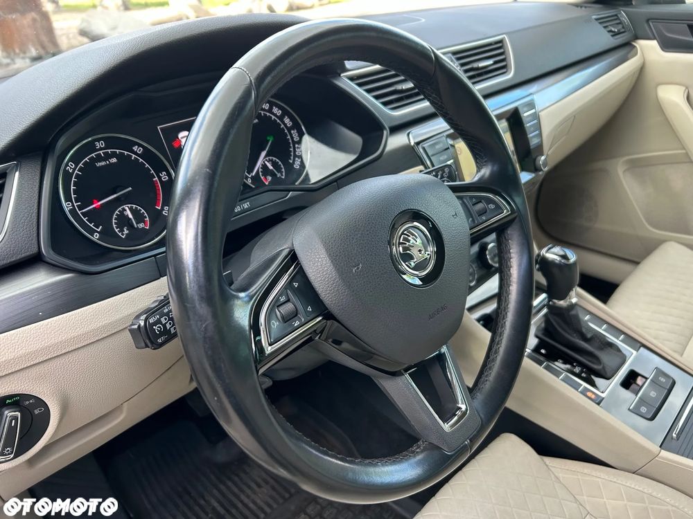 Skoda Superb 2.0 TDI DSG Style - 8