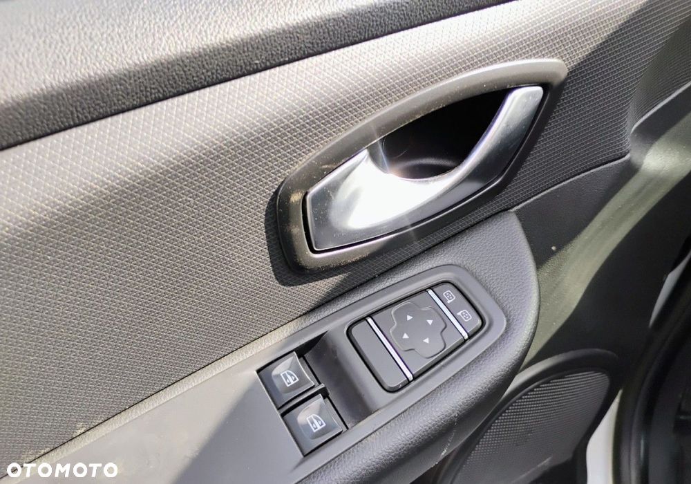 Renault Clio - 11