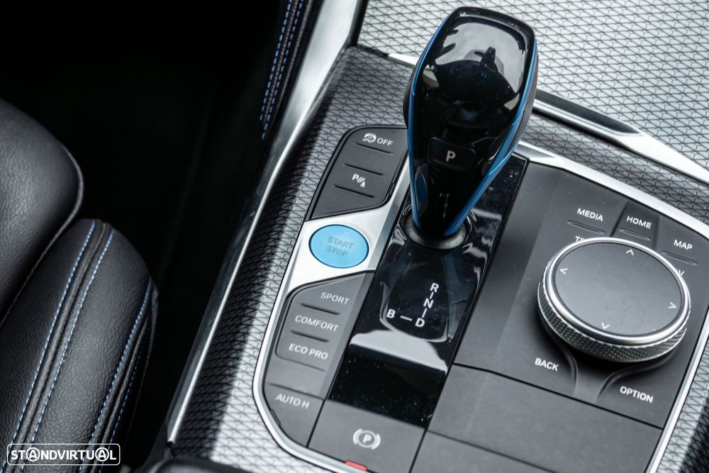 BMW i4 eDrive40 Desportiva M - 26