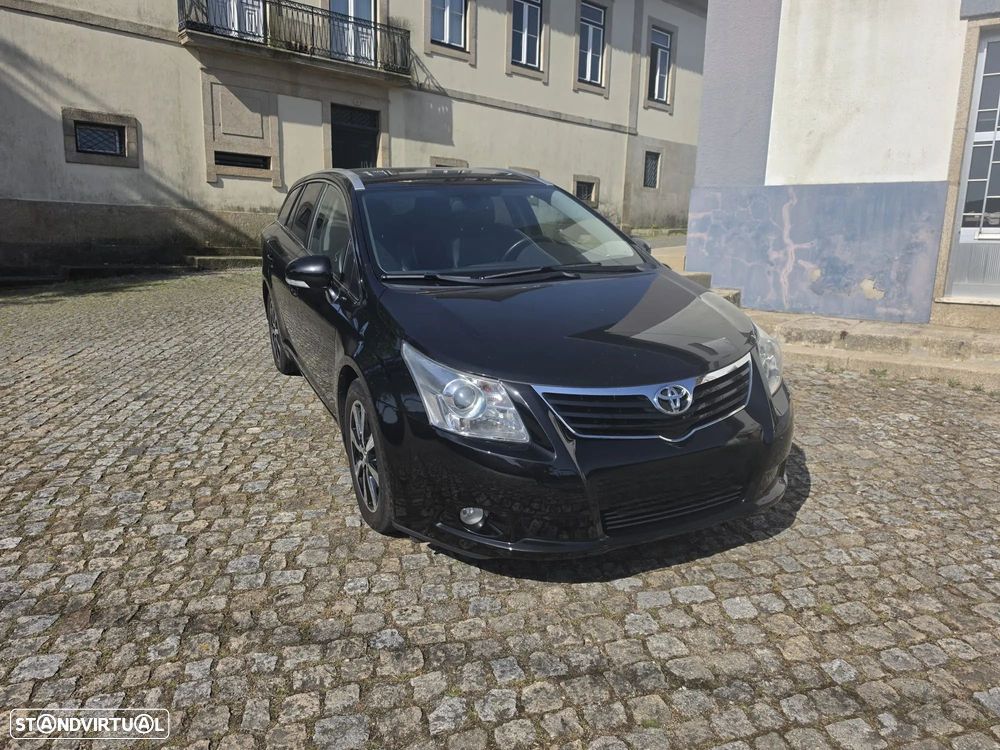 Toyota Avensis SW 2.0 D-4D Luxury - 2