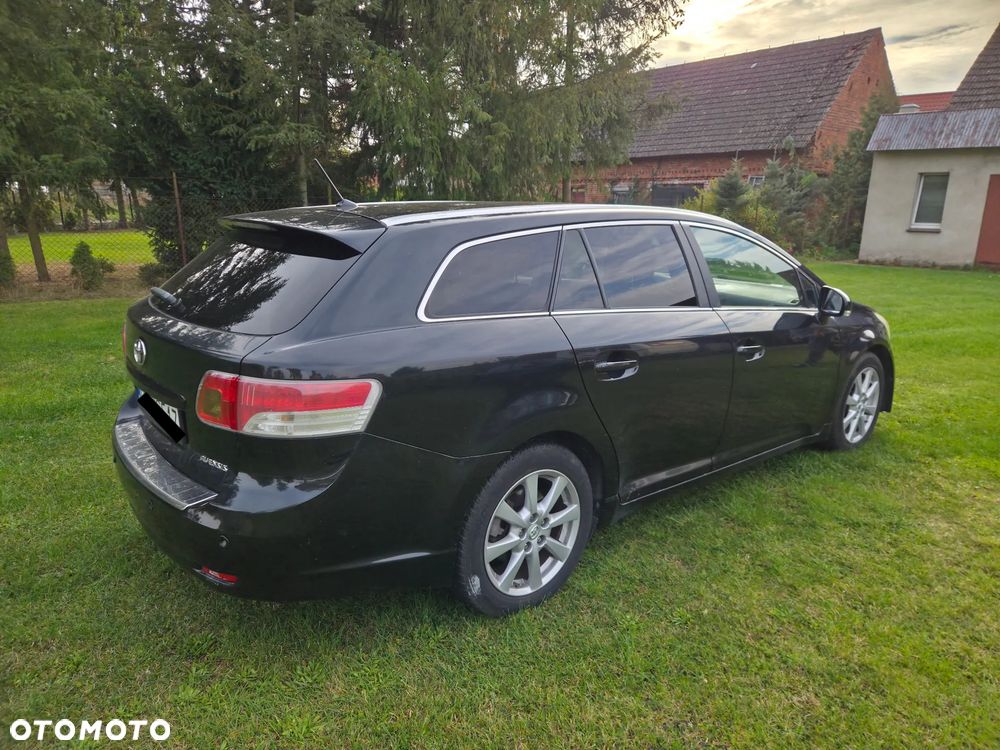 Toyota Avensis - 11