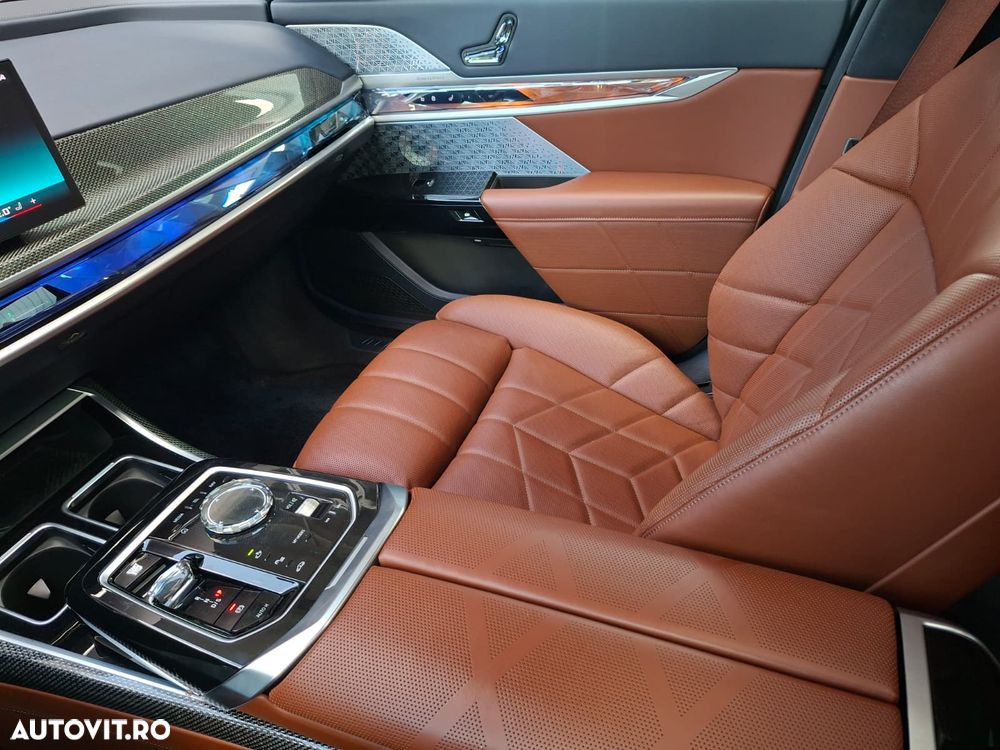 BMW M7 M760e xDrive AT PHEV - 34