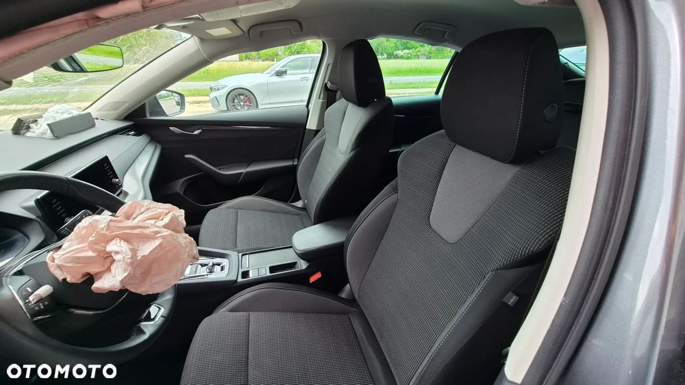 Skoda Octavia 1.5 TSI mHEV Selection DSG - 13