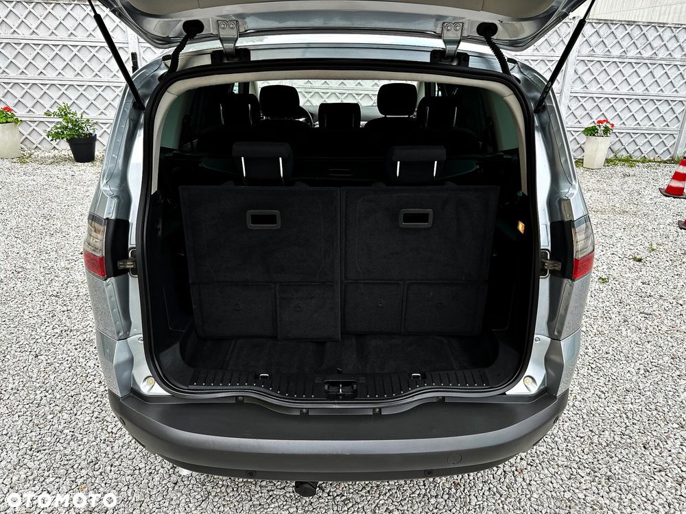 Ford S-Max 2.0 Titanium - 32