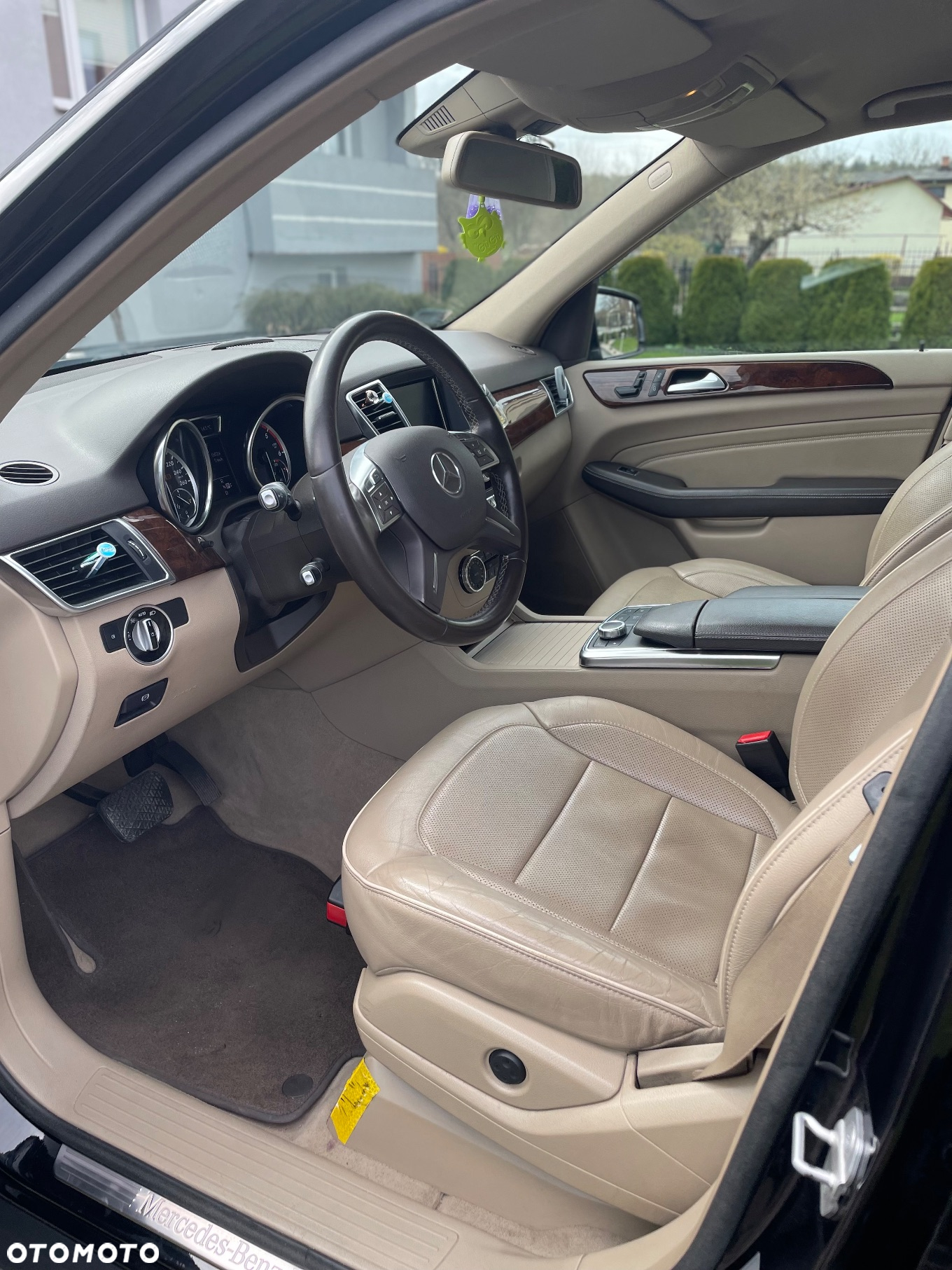 Mercedes-Benz ML 350 BlueTec 4-Matic - 4