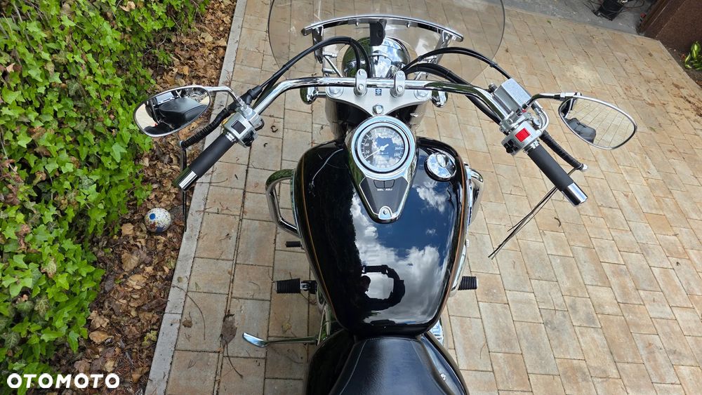 Suzuki Intruder - 21