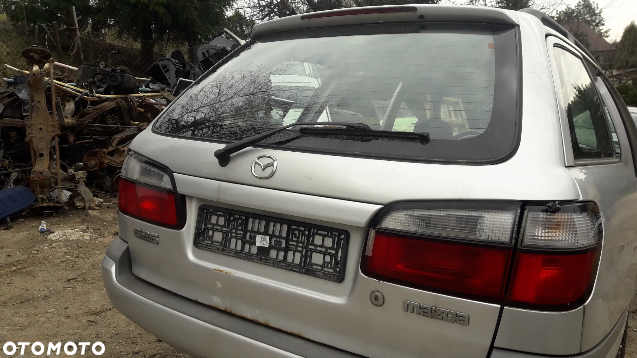 Mazda 626 GW Kombi  Drzwi tylne prawe lewe szyba w kolor  18G - 3
