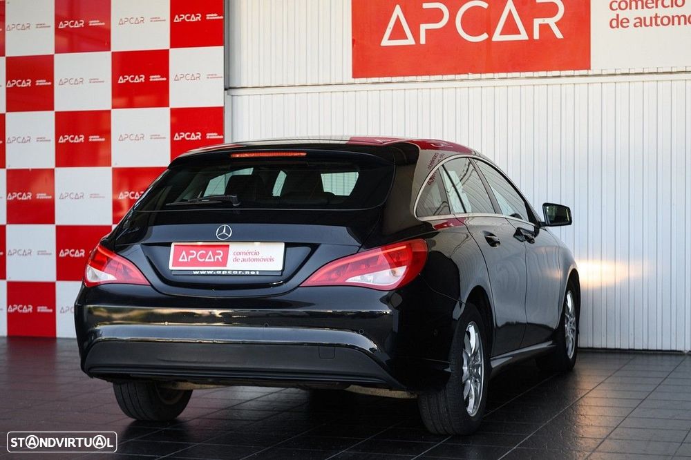 Mercedes-Benz CLA 180 d Shooting Brake Urban - 3