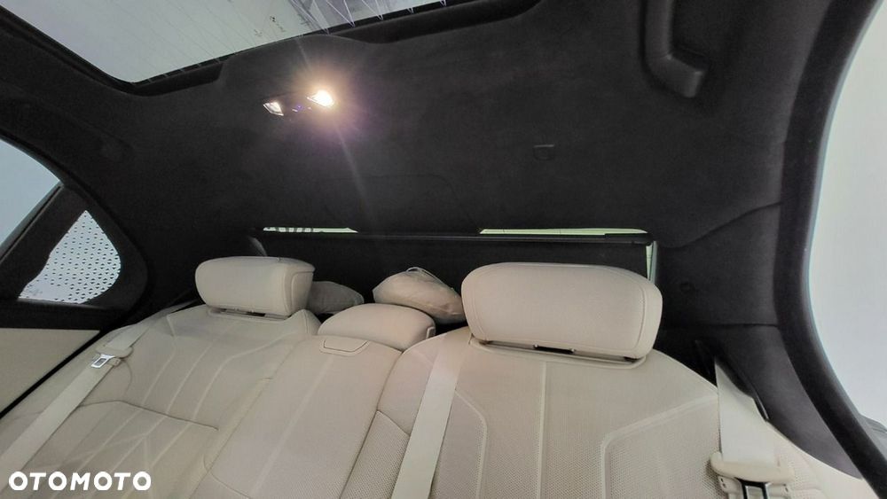 BMW Seria 7 - 28