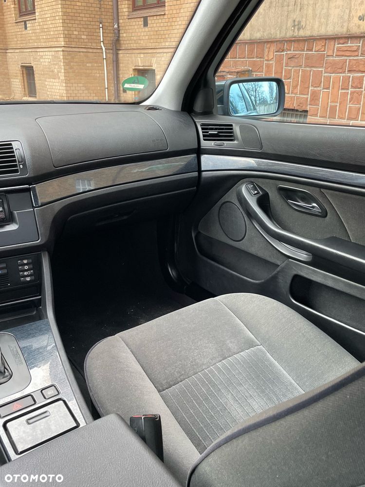 BMW Seria 5 - 25