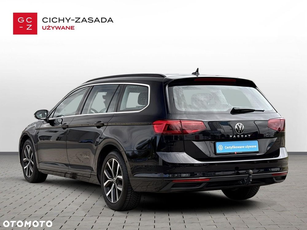 Volkswagen Passat - 4