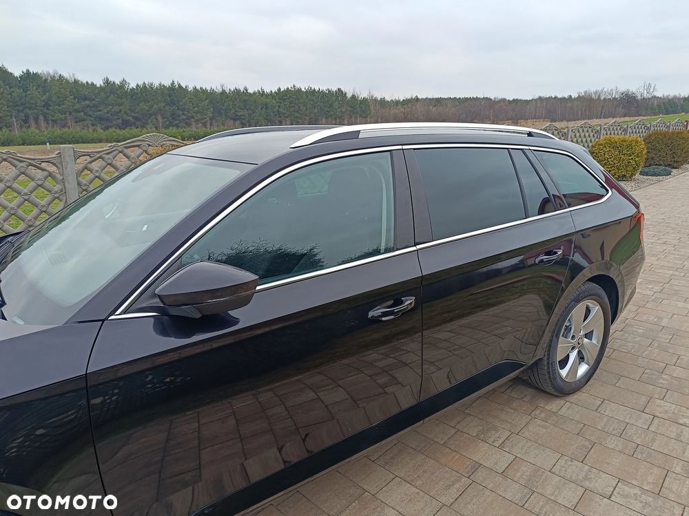 Skoda Superb 2.0 TDI DSG Premium Edition - 37