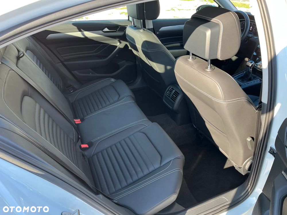 Volkswagen Passat 2.0 TDI EVO Business - 9