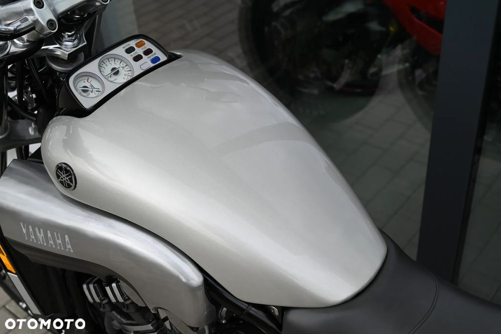Yamaha V-MAX - 34
