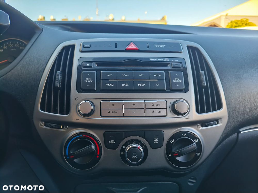 Hyundai i20 1.2 Intro Edition - 13
