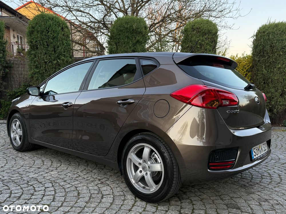 Kia Ceed 1.4 CVVT Dream-Team Edition - 9
