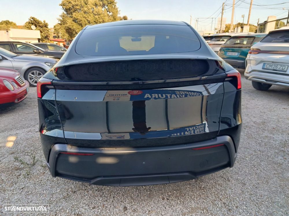 Tesla Model Y - 17