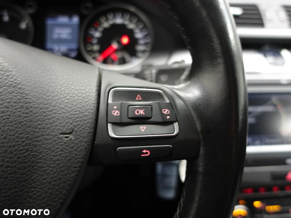 Volkswagen Passat 2.0 Blue TDI SCR Highline - 37